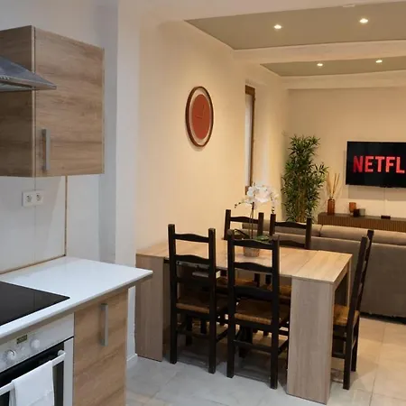 Appartement Cosy Au Coeur De La Vieille Ville D'Antibes *