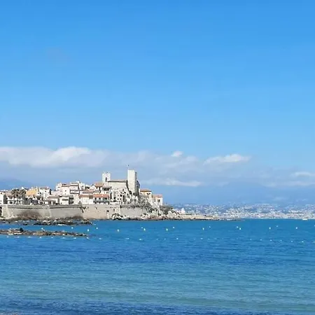 Appartement Cosy Au Coeur De La Vieille Ville D'Antibes Апартаменты *